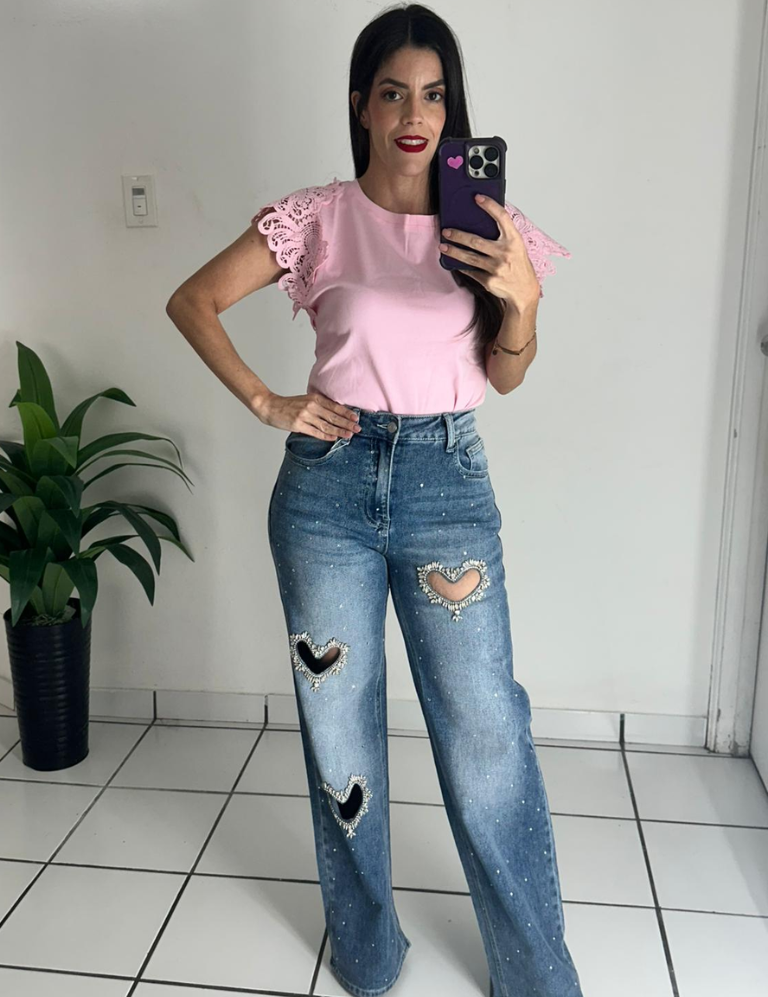 Laced sleeves pink top