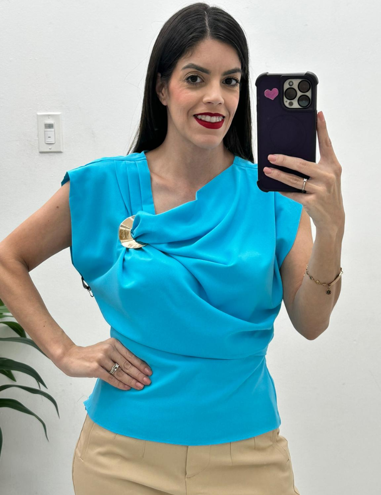 Asymmetrical neckline Aqua Top